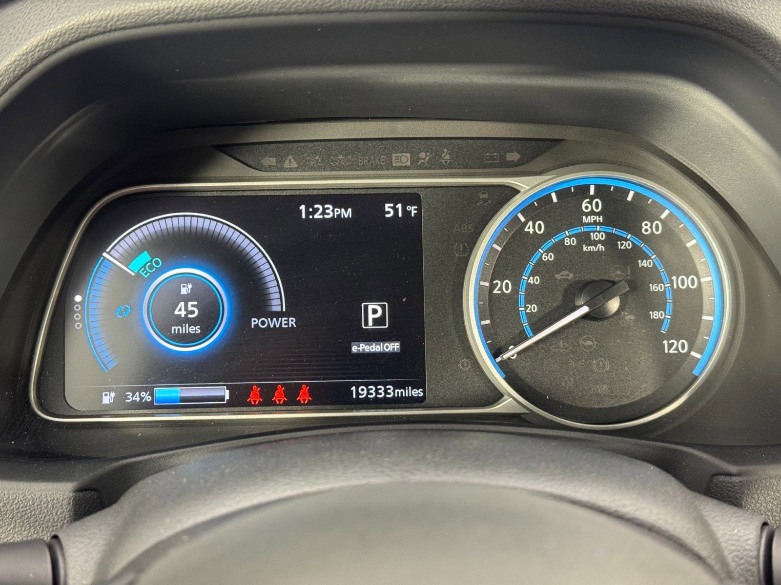 Used 2025 Nissan Leaf S image 16