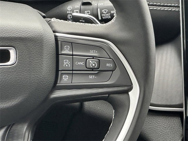New 2025 Jeep Grand Cherokee Altitude image 24
