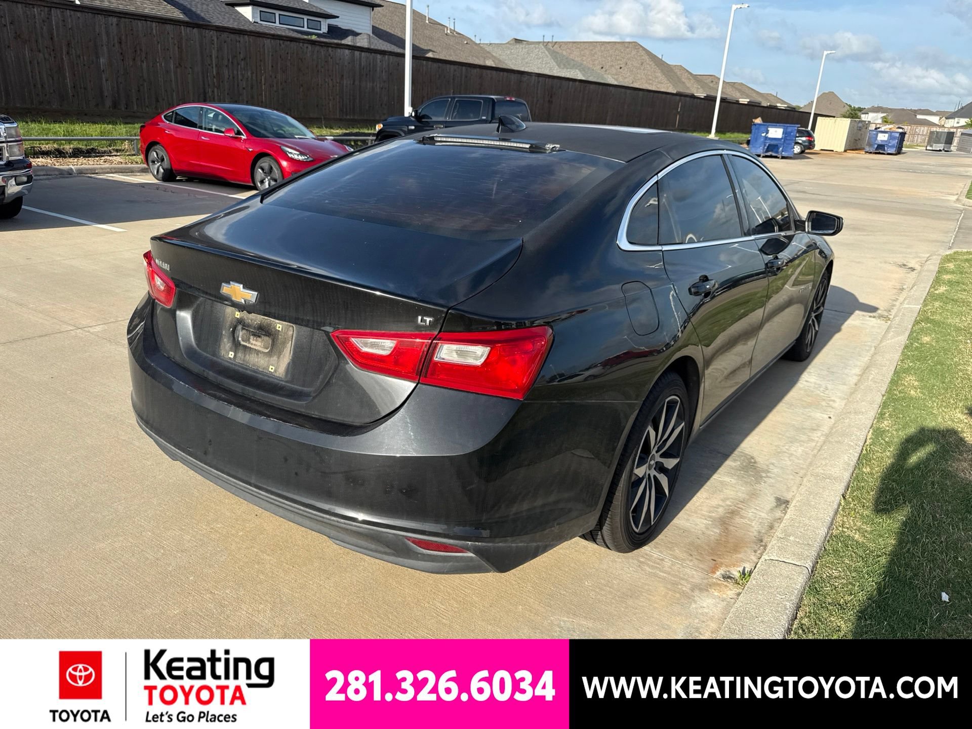 Used 2017 Chevrolet Malibu LT w/ Leather Package FWD image 7