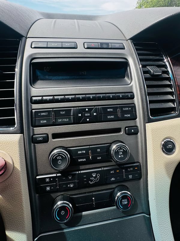 Used 2011 Ford Taurus SEL w/ 201A Rapid Spec Order Code FWD image 8