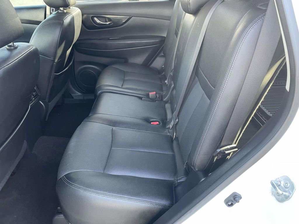 Used 2017 Nissan Rogue SL w/ SL Premium Package image 21