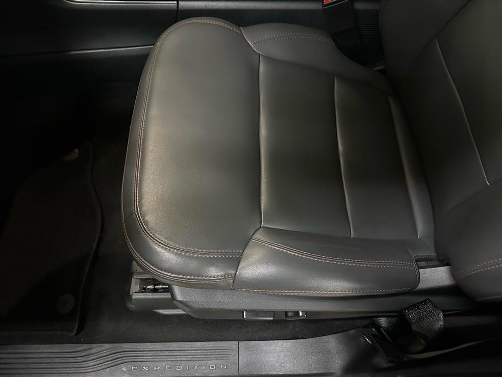 Certified 2025 Ford Expedition Active image 23