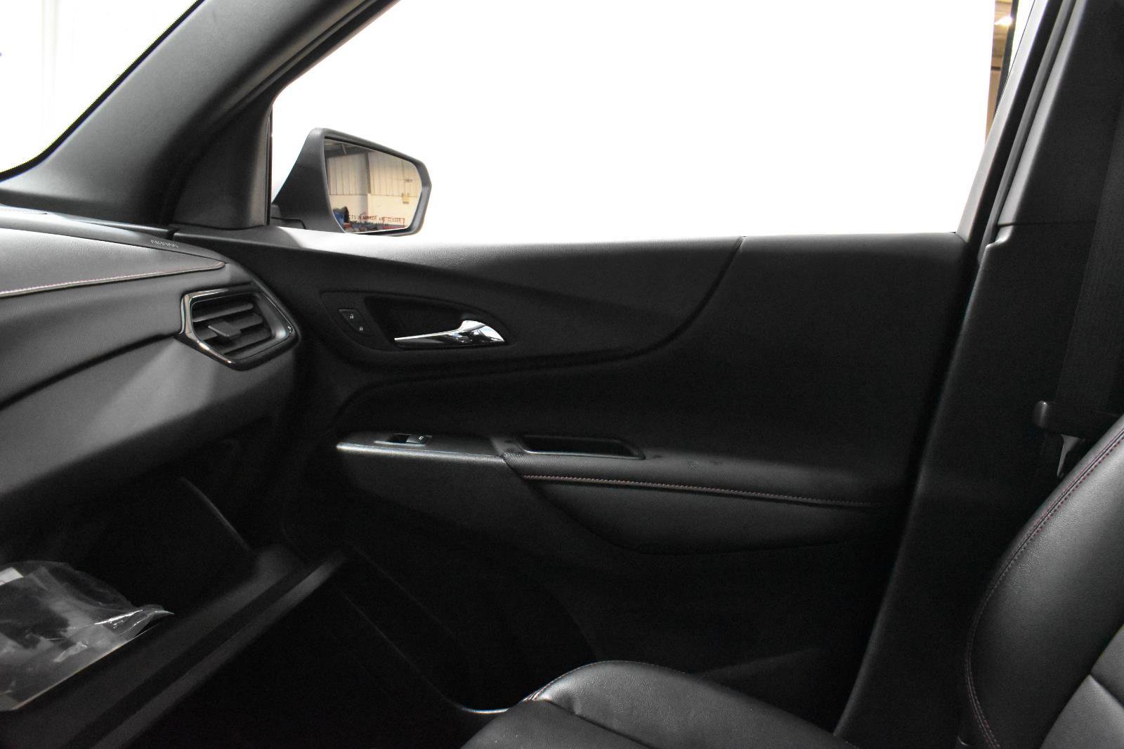 Used 2022 Chevrolet Equinox RS w/ RS Leather Package image 21