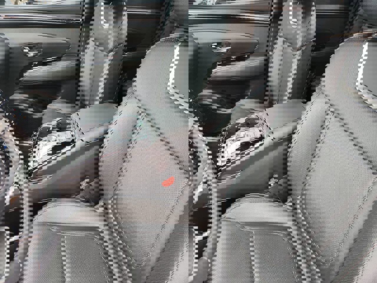 Used 2024 Hyundai Tucson Limited image 16