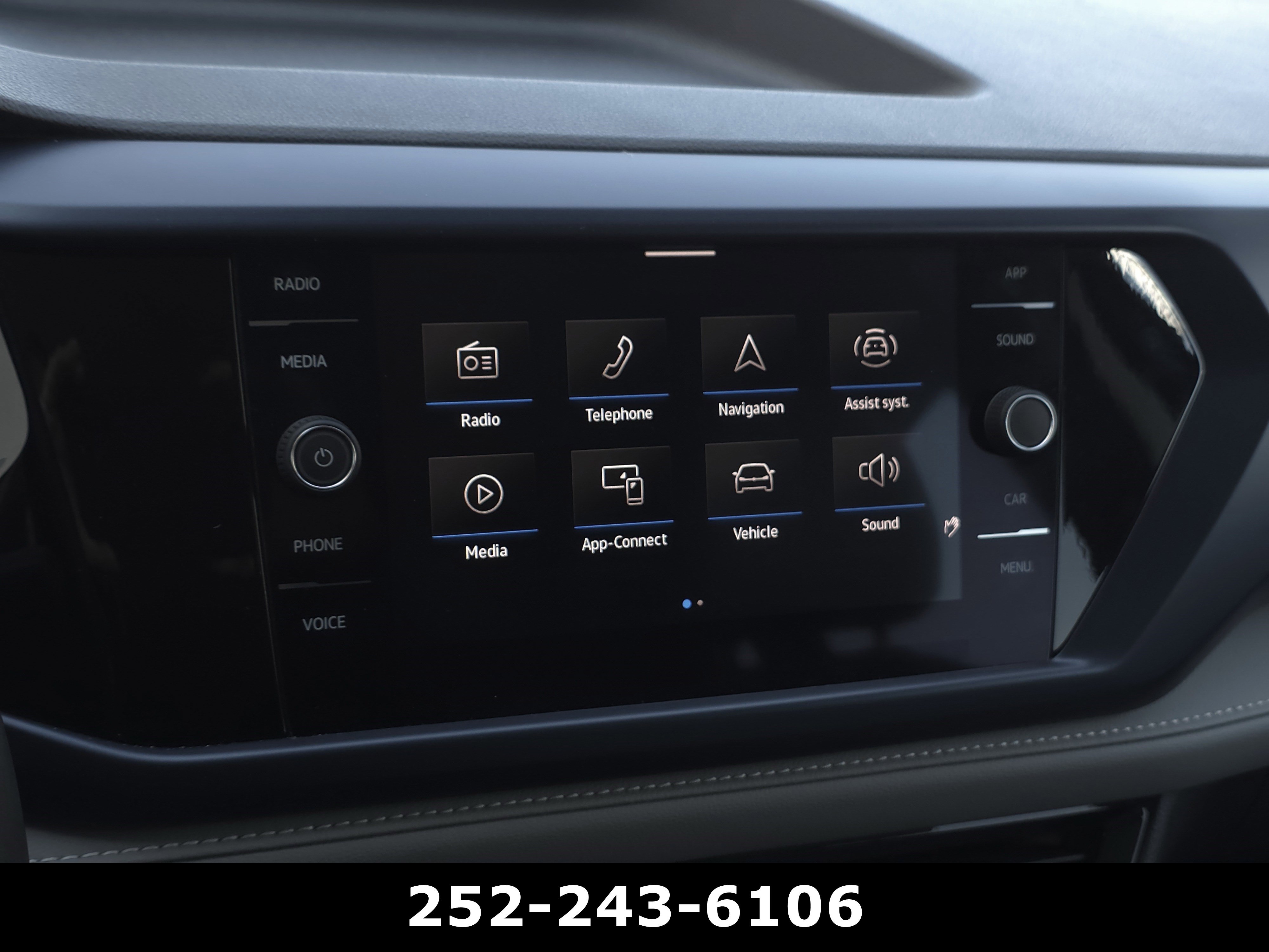 Used 2024 Volkswagen Taos SE FWD image 17