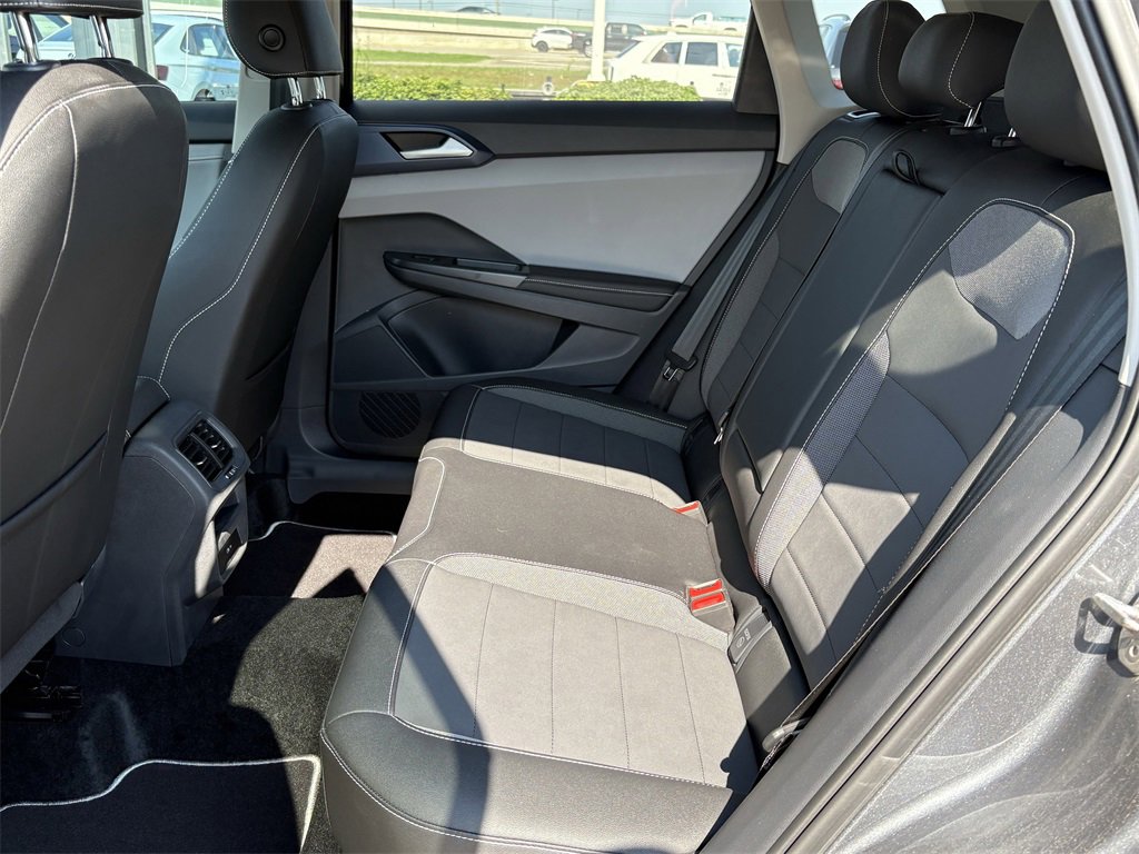 Used 2024 Volkswagen Taos SE image 23