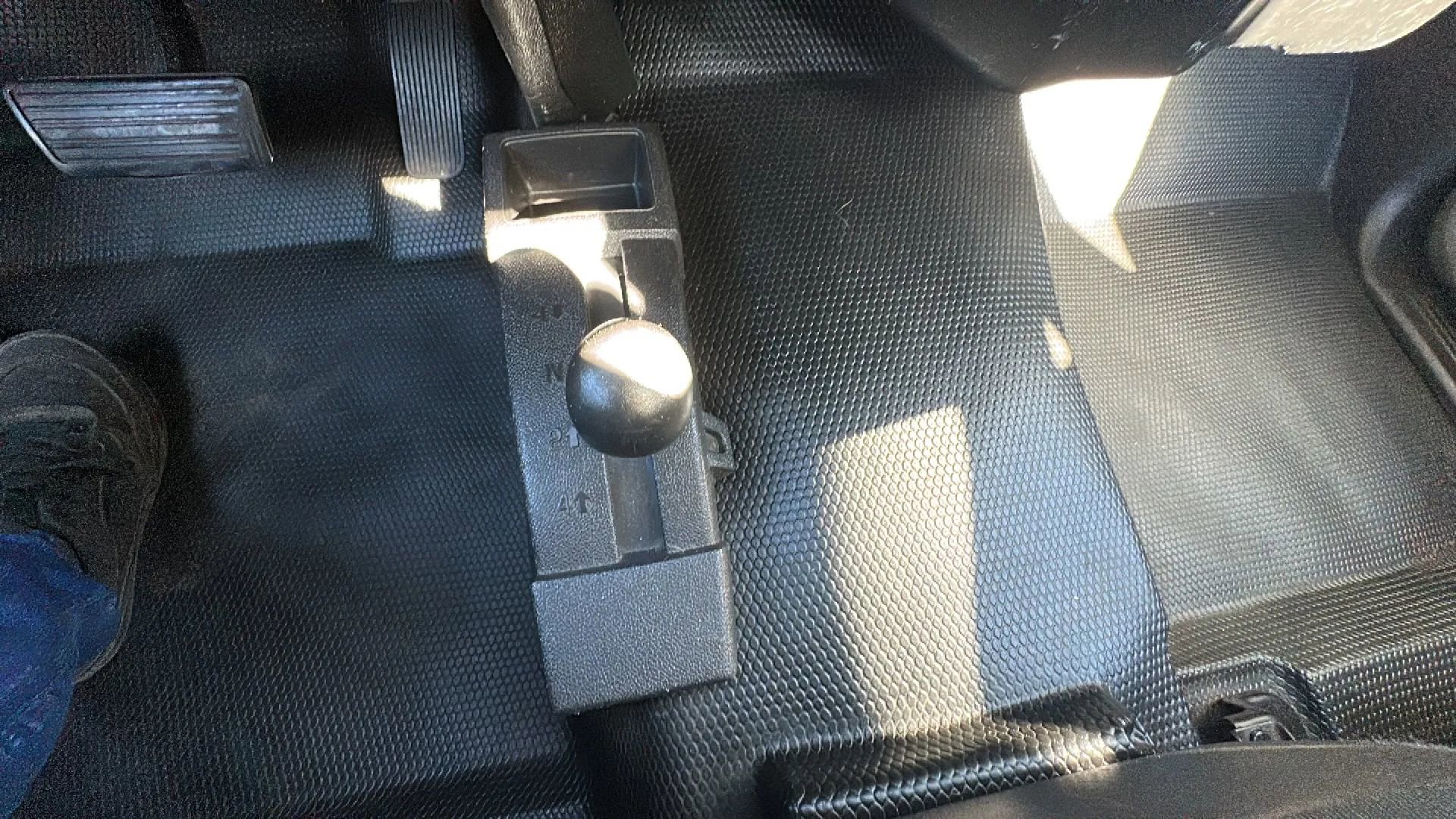 Used 2010 Chevrolet Silverado 1500 W/T image 13