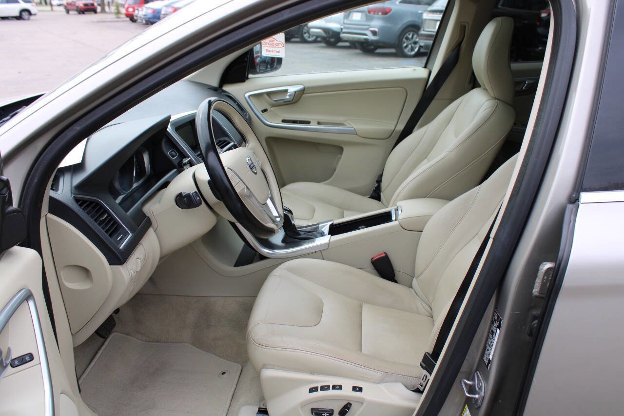 Used 2015 Volvo XC60 T5 Premier image 17