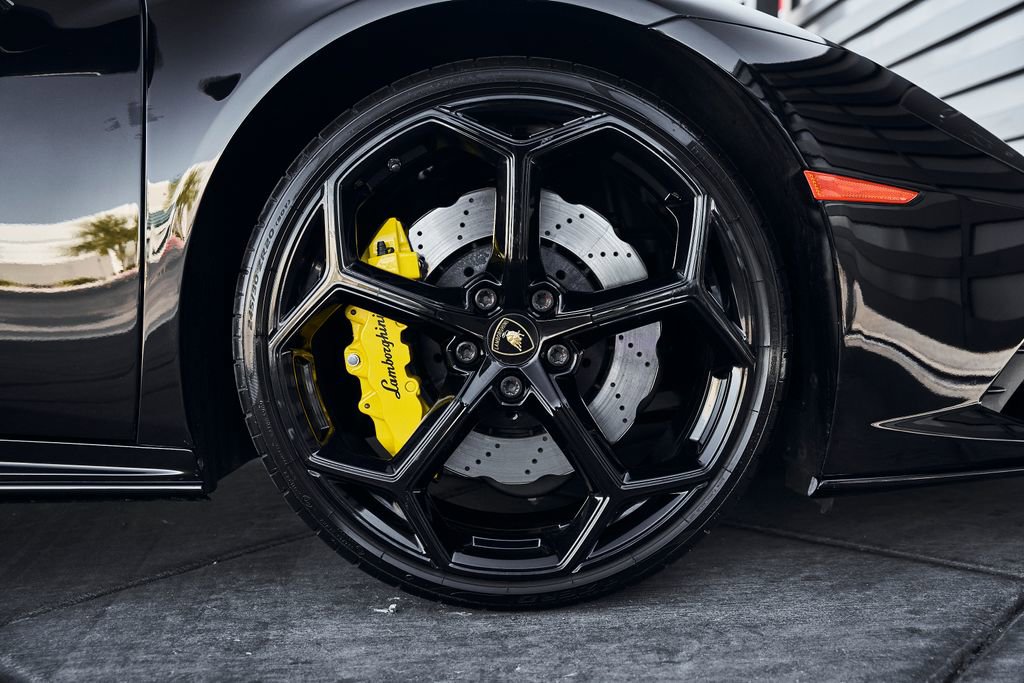Used 2021 Lamborghini Huracan EVO image 27