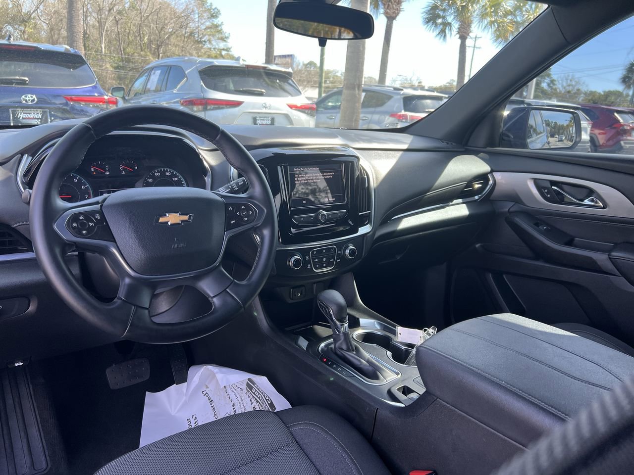 Used 2023 Chevrolet Traverse LT image 30