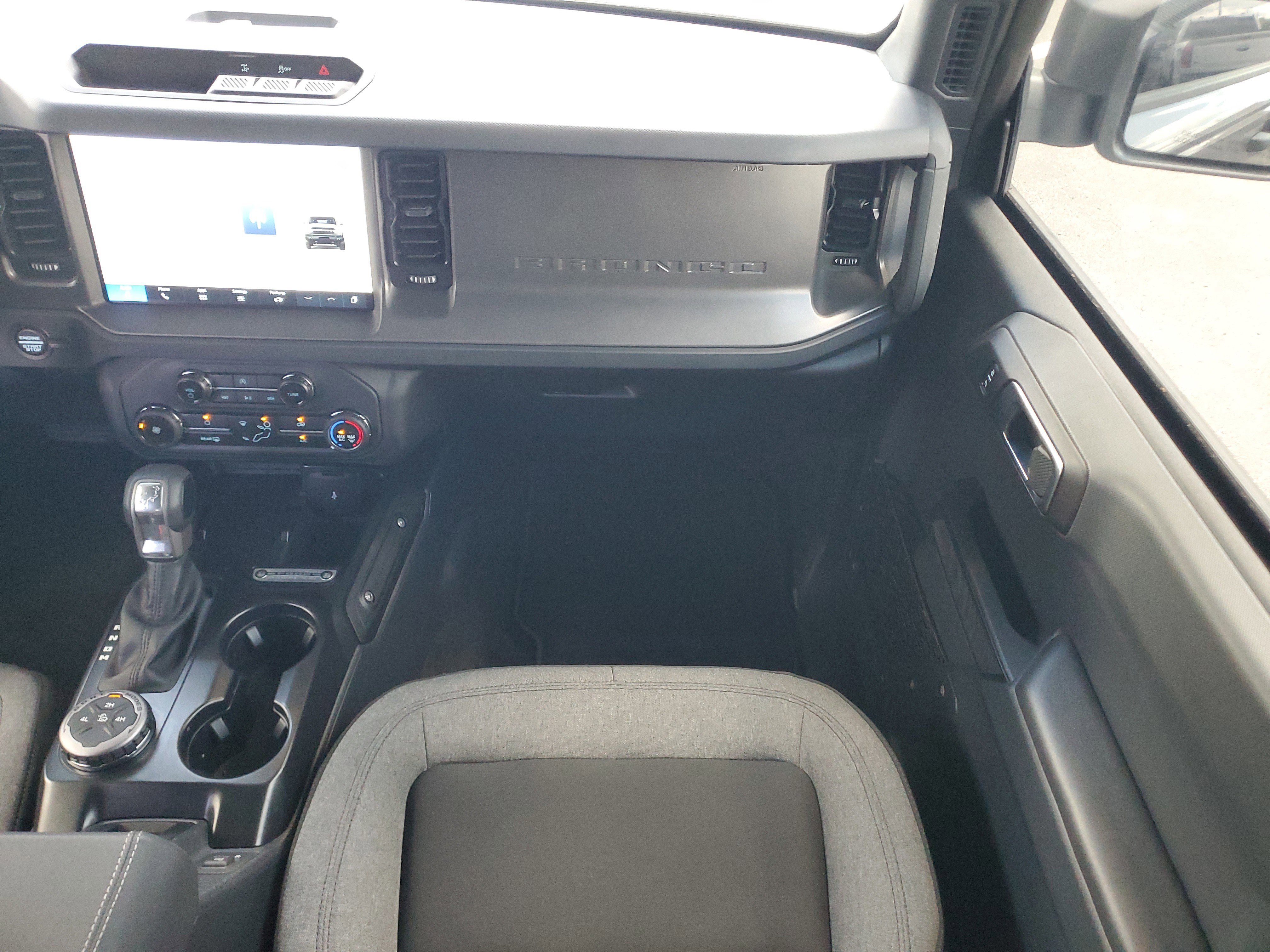 Used 2025 Ford Bronco 4-Door AWD/4WD image 19