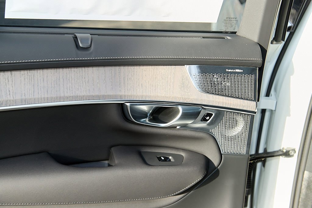 New 2026 Volvo XC90 B6 Ultra w/ Lounge Package image 18