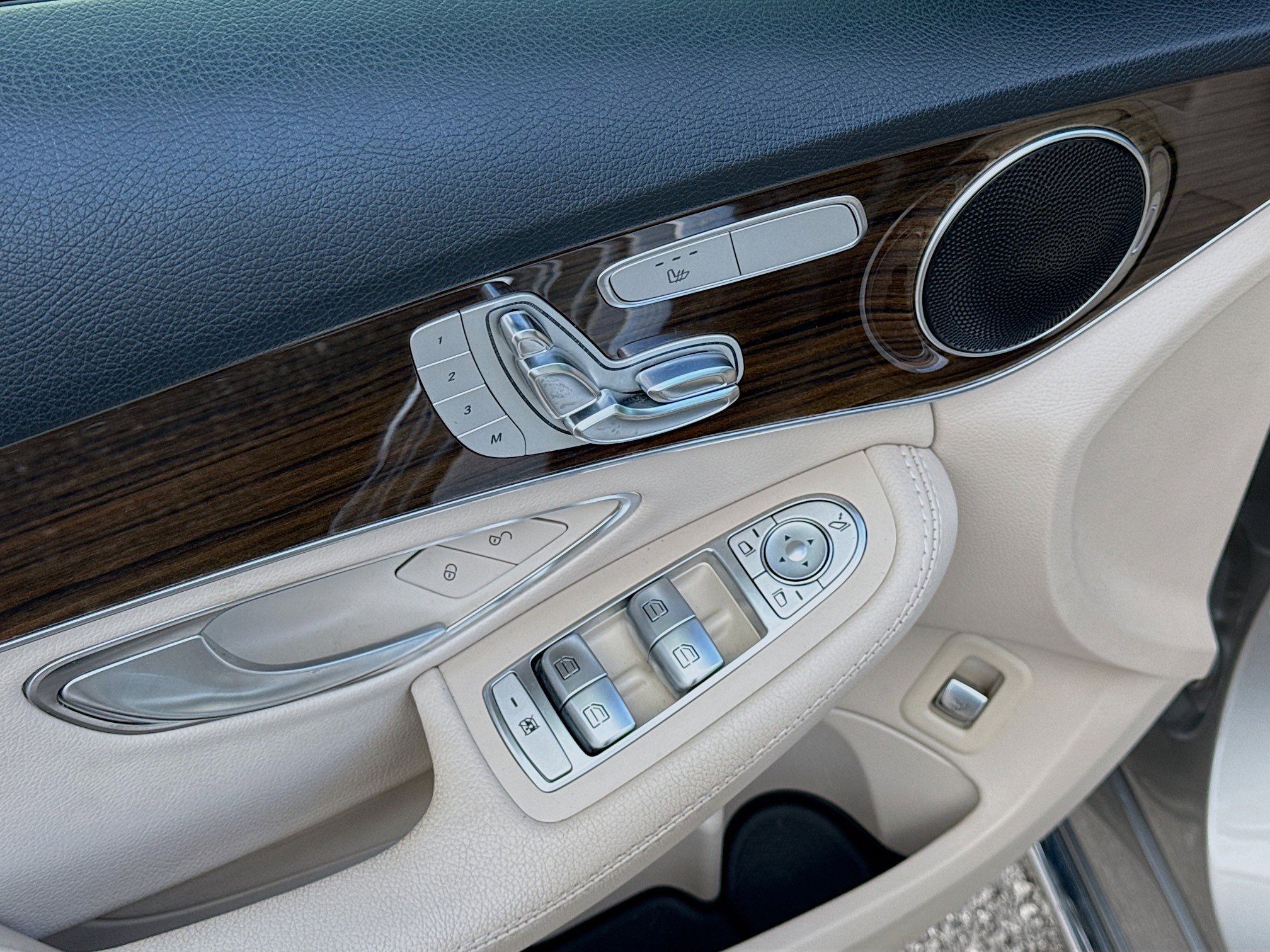 Used 2019 Mercedes-Benz C 300 Sedan image 22