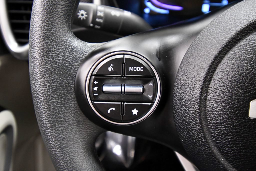 Certified 2025 Kia Soul LX FWD image 19