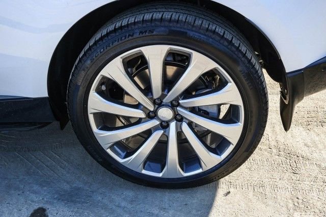 New 2025 Land Rover Range Rover Long Wheelbase SE image 14