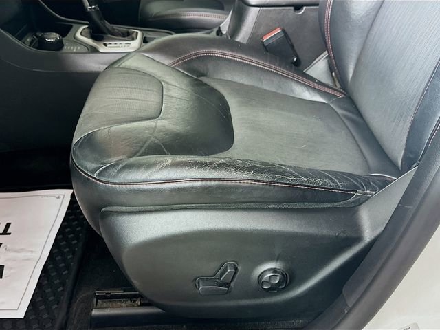 Used 2015 Jeep Cherokee Trailhawk w/ Comfort/Convenience Group image 21