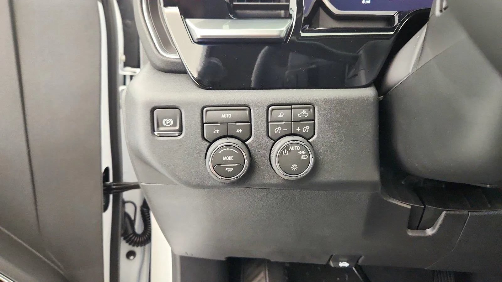 New 2026 Chevrolet Silverado 1500 LT w/ Safety Package AWD/4WD image 17