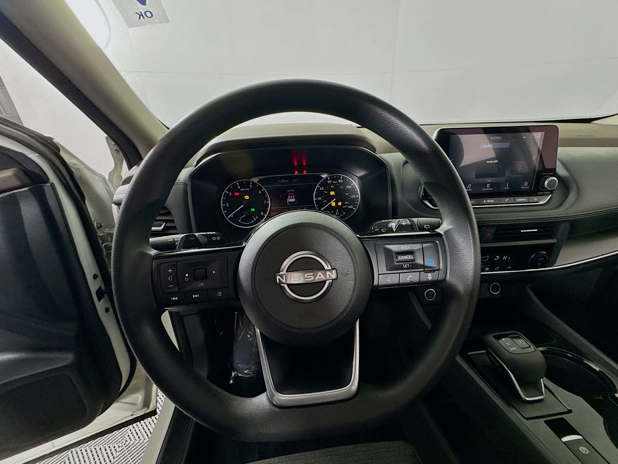 Used 2023 Nissan Rogue SV image 13