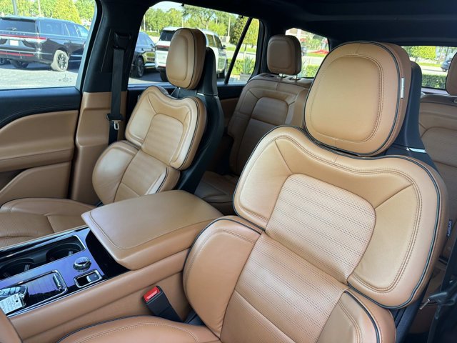 Used 2024 Lincoln Aviator Black Label w/ Class IV Trailer Tow Package AWD/4WD image 14