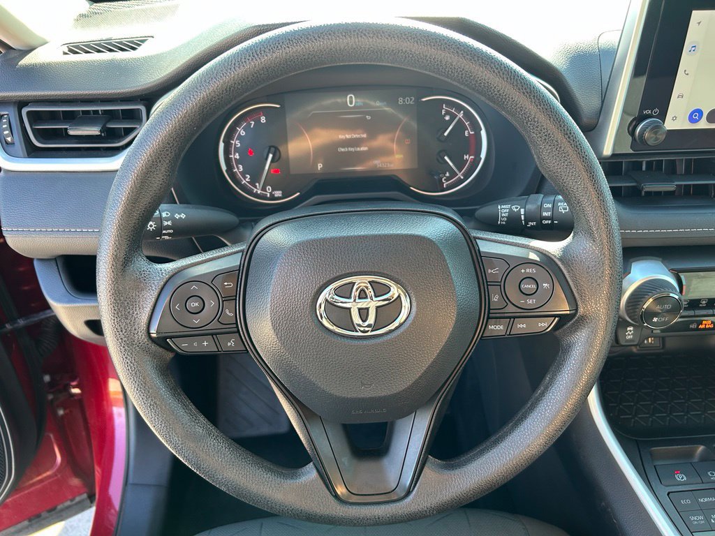 Used 2025 Toyota RAV4 XLE AWD/4WD image 10