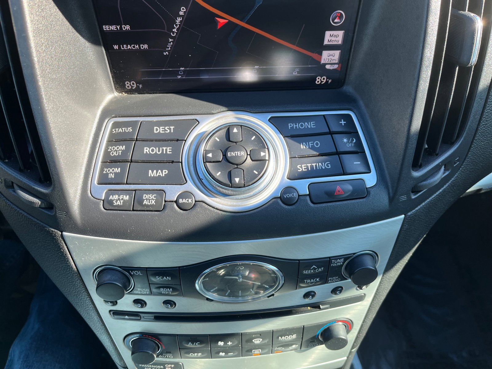 Used 2011 INFINITI G37 w/ Premium Pkg image 28