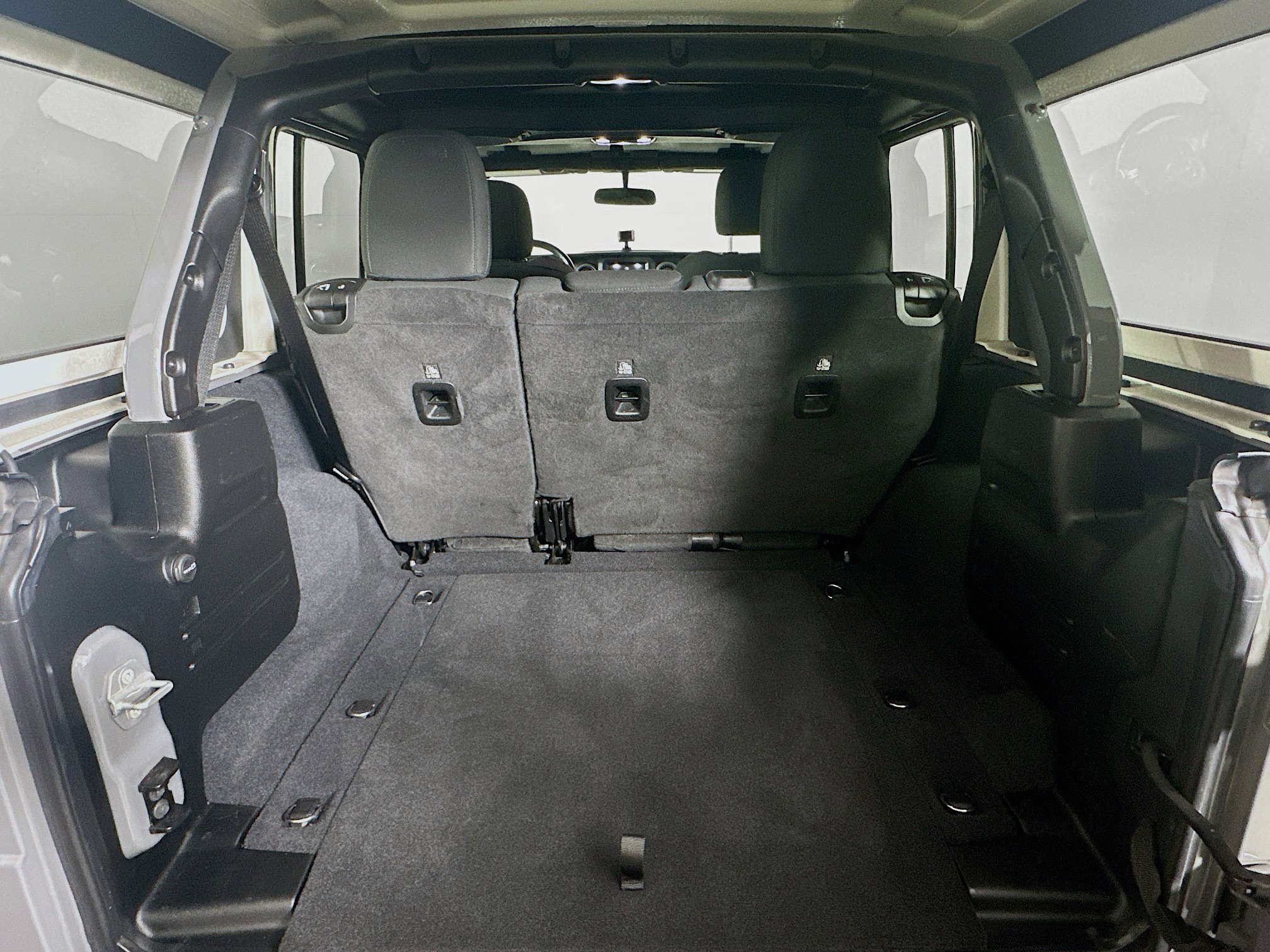 Used 2022 Jeep Wrangler Sport S image 28