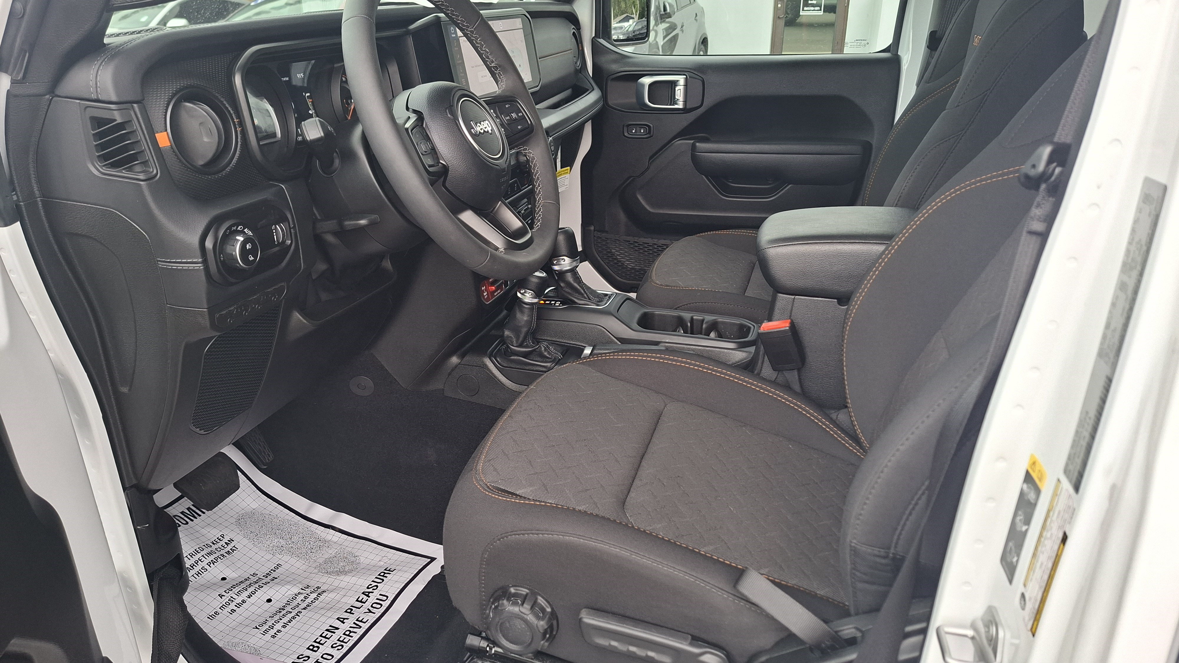 Used 2026 Jeep Gladiator Mojave AWD/4WD image 9