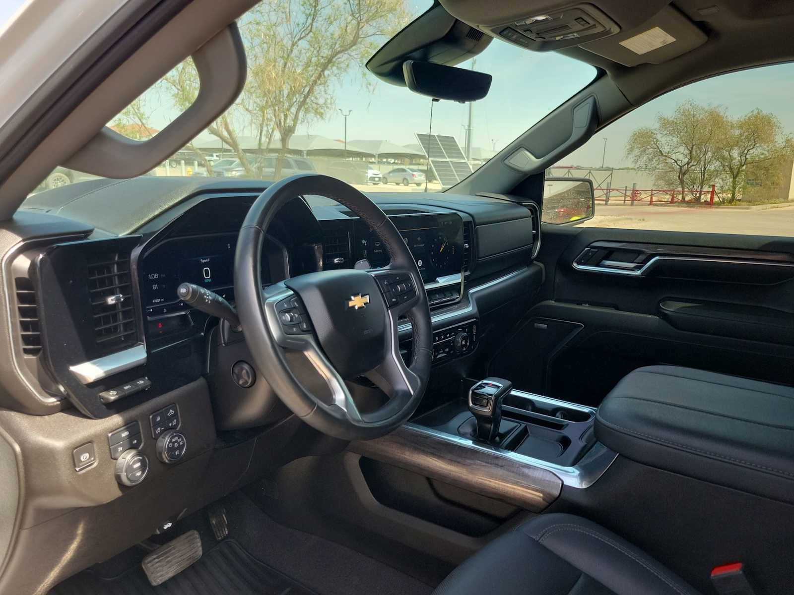 Used 2023 Chevrolet Silverado 1500 LTZ w/ Technology Package image 12