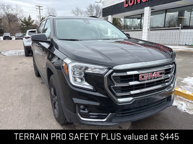Used 2023 GMC Terrain AT4 image 4