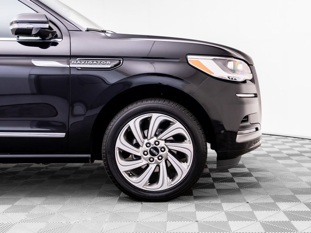Used 2024 Lincoln Navigator Reserve AWD/4WD image 35