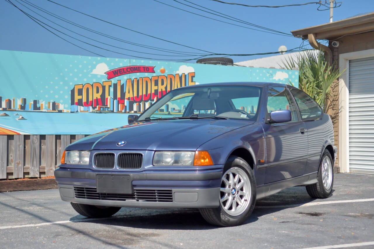 Used 1995 BMW 318ti Hatchback RWD video 1