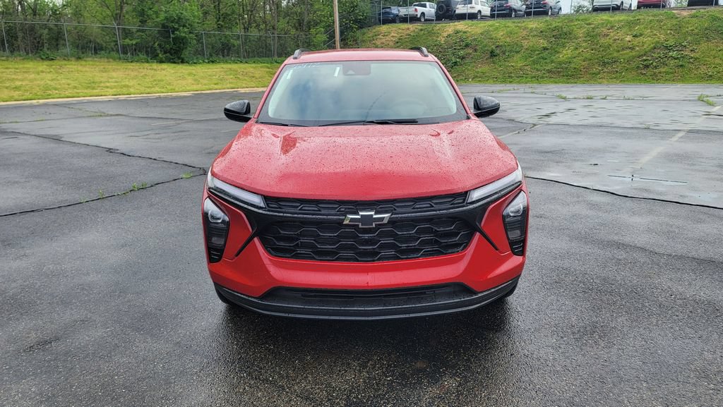 New 2026 Chevrolet Trax LT w/ Driver Confidence Package FWD image 4
