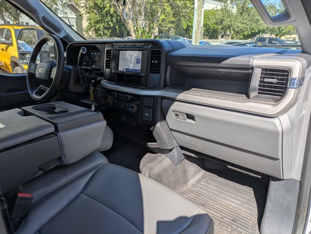Used 2023 Ford F550 4x4 Regular Cab Super Duty image 13