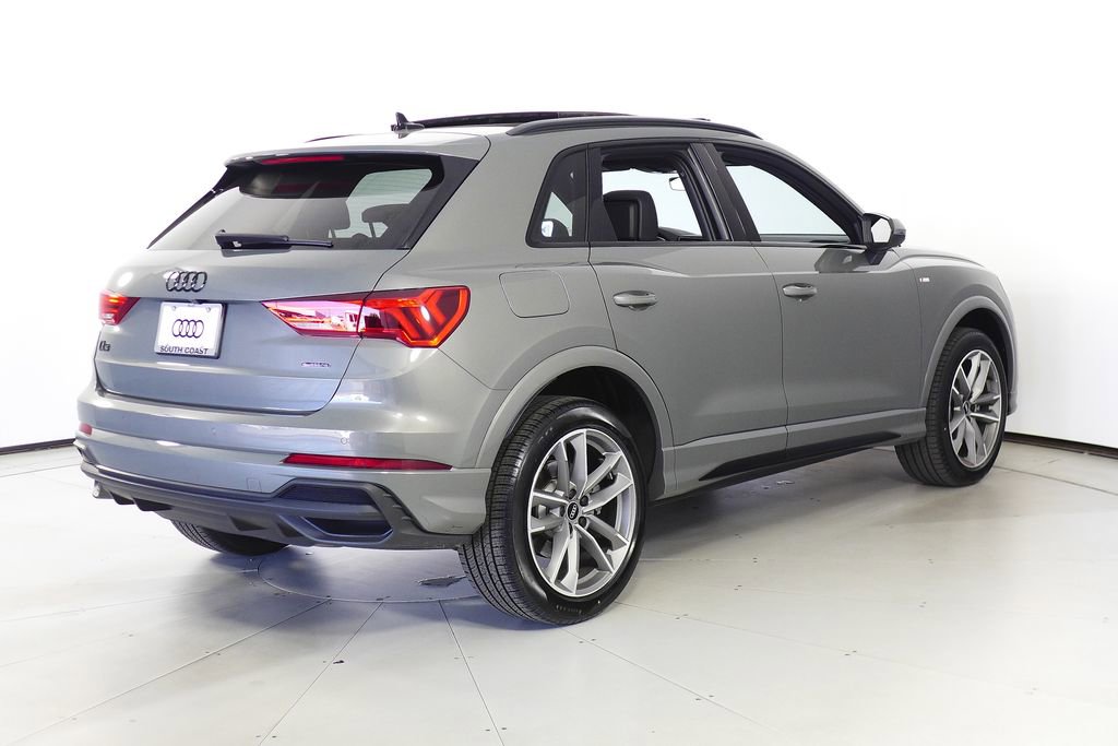 Used 2025 Audi Q3 2.0T Premium w/ Black Optic Sport Package image 7