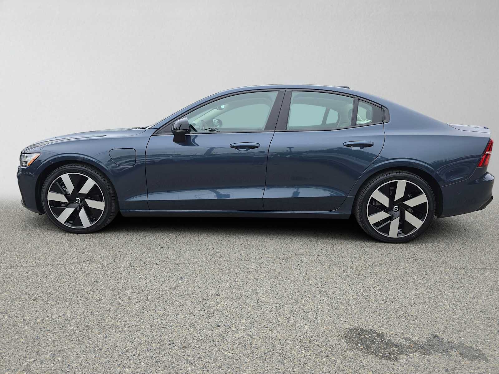 Certified 2024 Volvo S60 T8 Plus w/ Climate Package AWD/4WD image 7