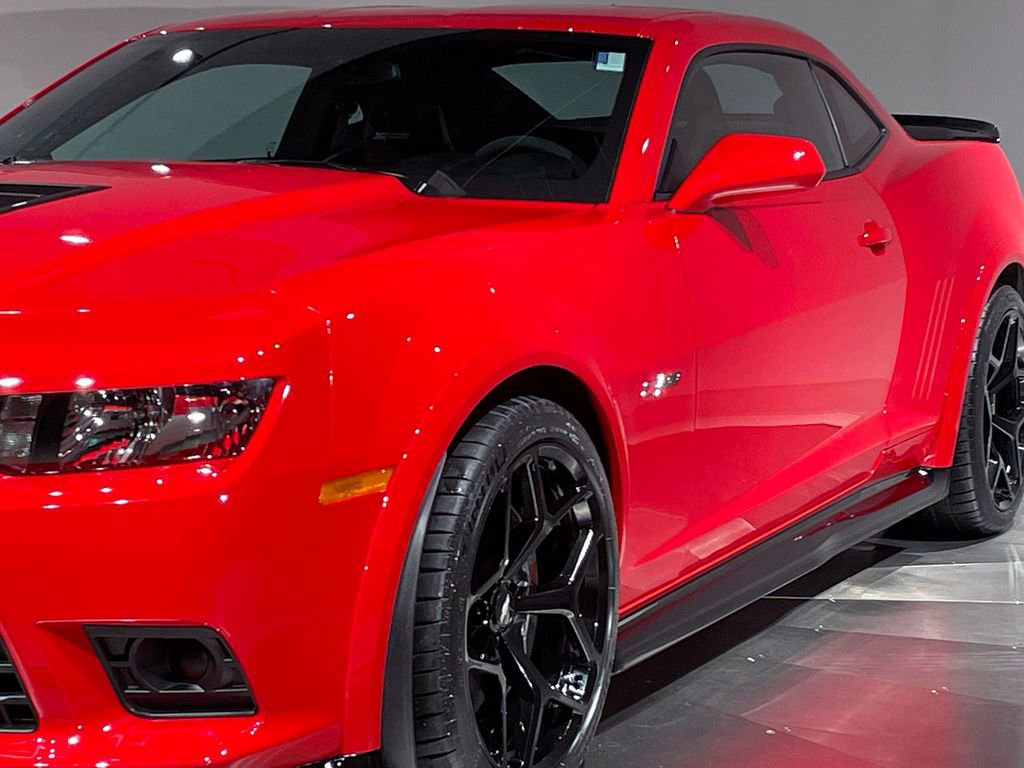 Used 2015 Chevrolet Camaro Z/28 RWD image 17