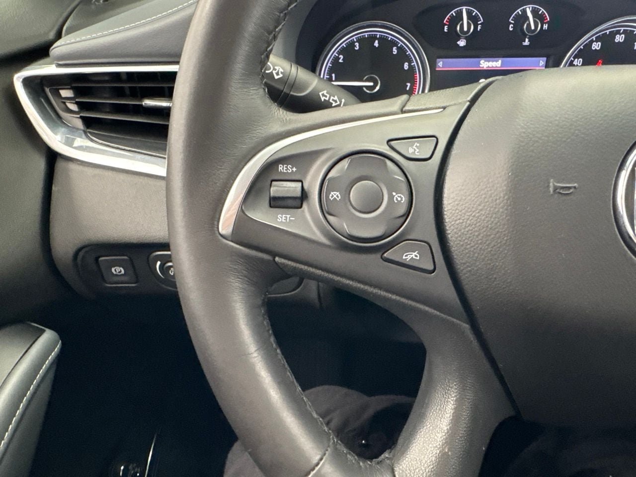 Used 2020 Buick Enclave Essence AWD/4WD image 20