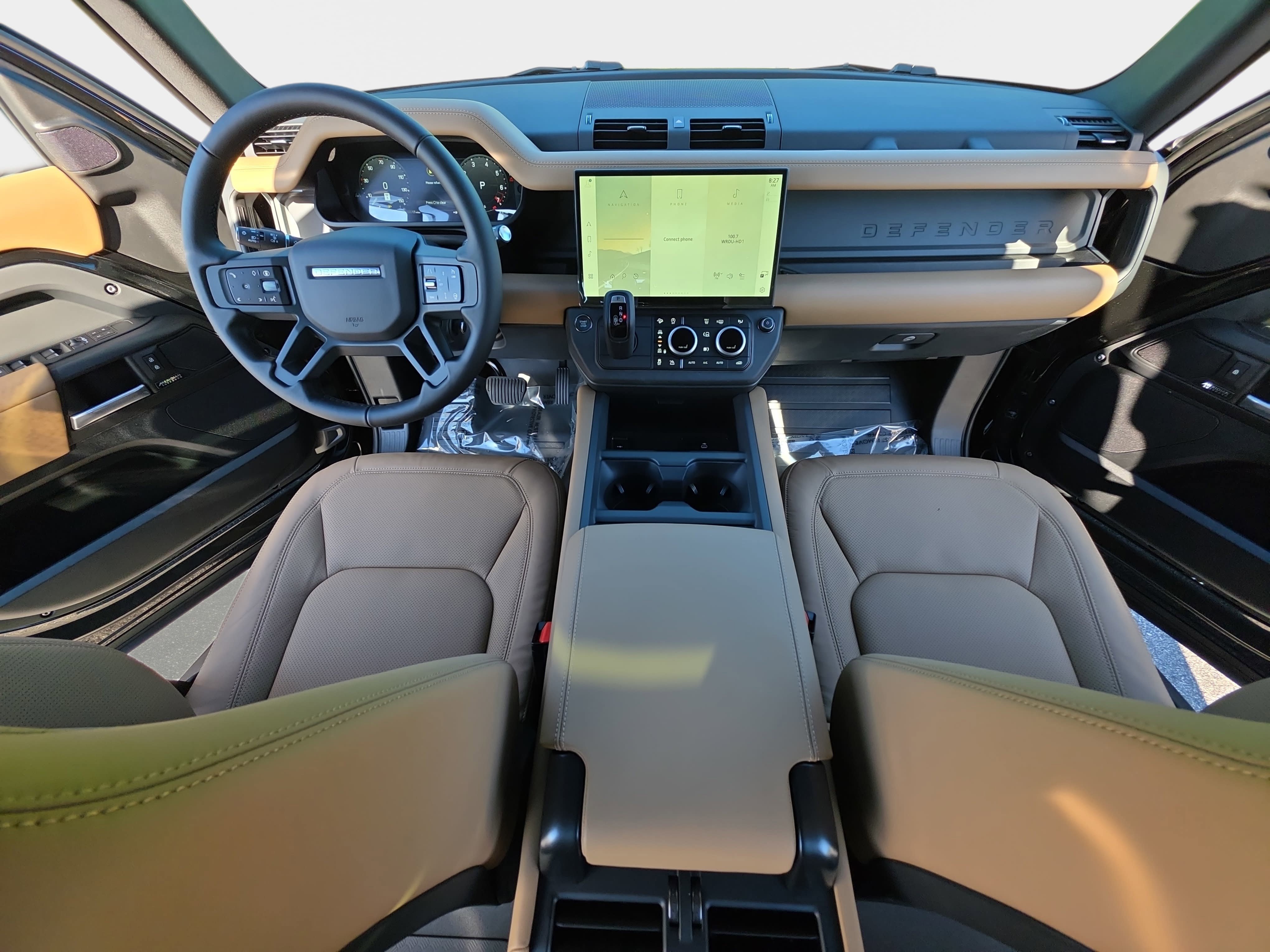 New 2026 Land Rover Defender 130 X-Dynamic SE AWD/4WD image 9