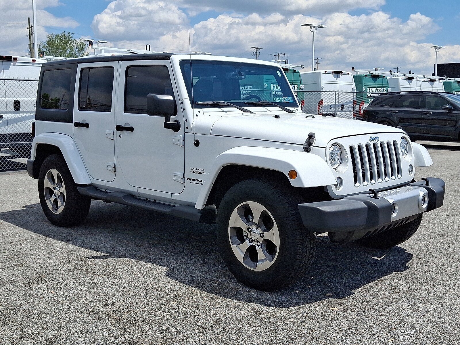 Used 2017 Jeep Wrangler Unlimited Sahara w/ Dual Top Group AWD/4WD image 3