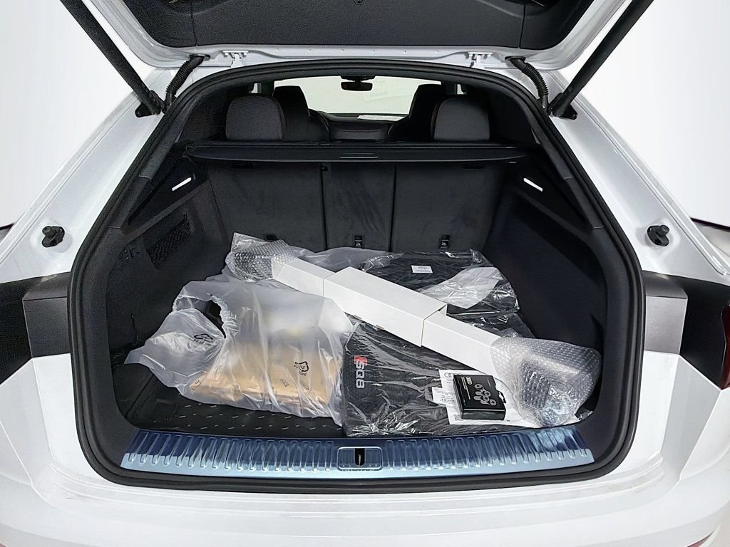 New 2026 Audi SQ8 Prestige AWD/4WD image 28