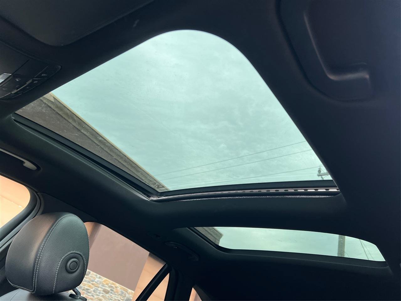 Used 2019 Mercedes-Benz GLC 300 4MATIC image 33