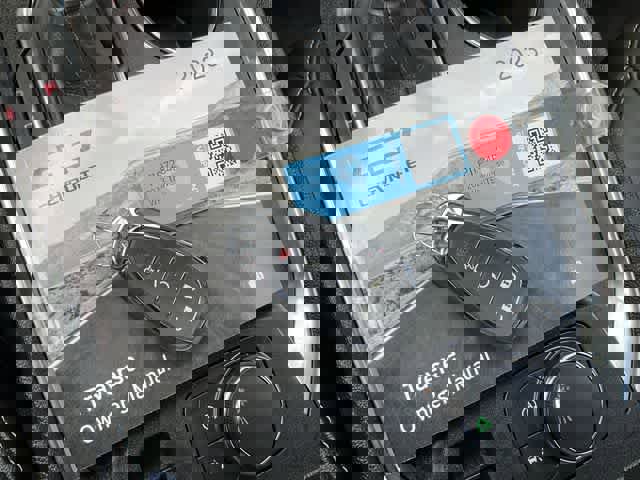 Used 2023 Chevrolet Traverse LT image 27