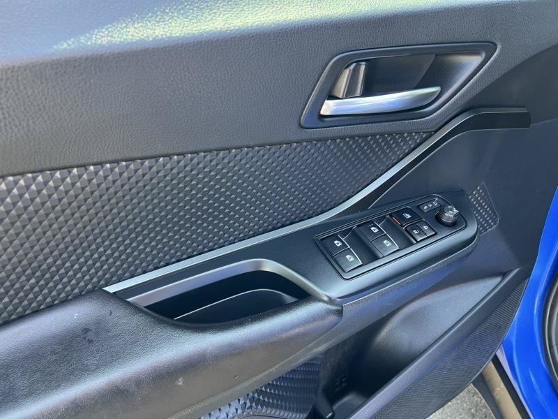 Used 2018 Toyota C-HR XLE FWD image 23