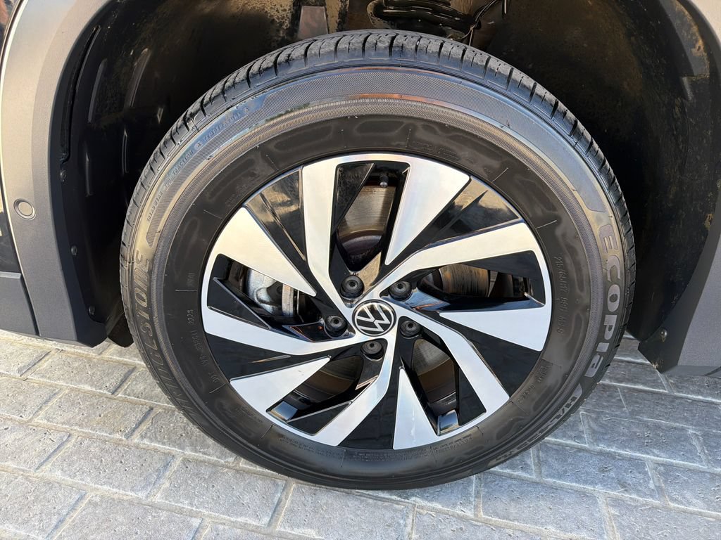 Certified 2025 Volkswagen Tiguan S AWD/4WD image 25