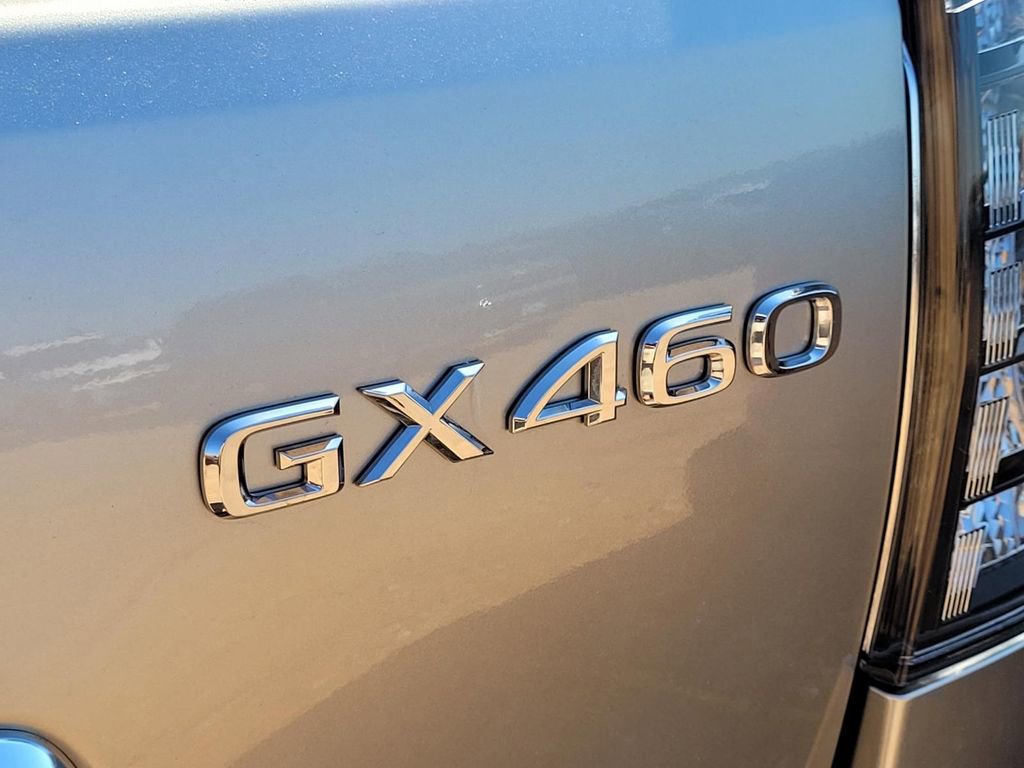 Used 2023 Lexus GX 460 Luxury w/ Sport Design Package image 5