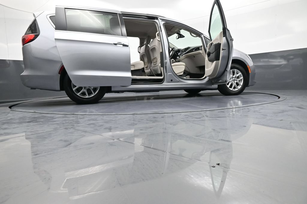 Used 2021 Chrysler Voyager Lxi FWD image 49