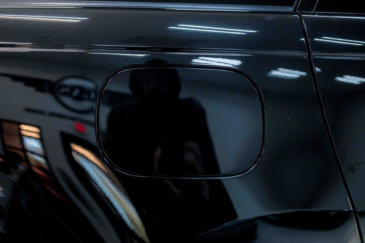 Used 2025 Land Rover Range Rover SE image 23