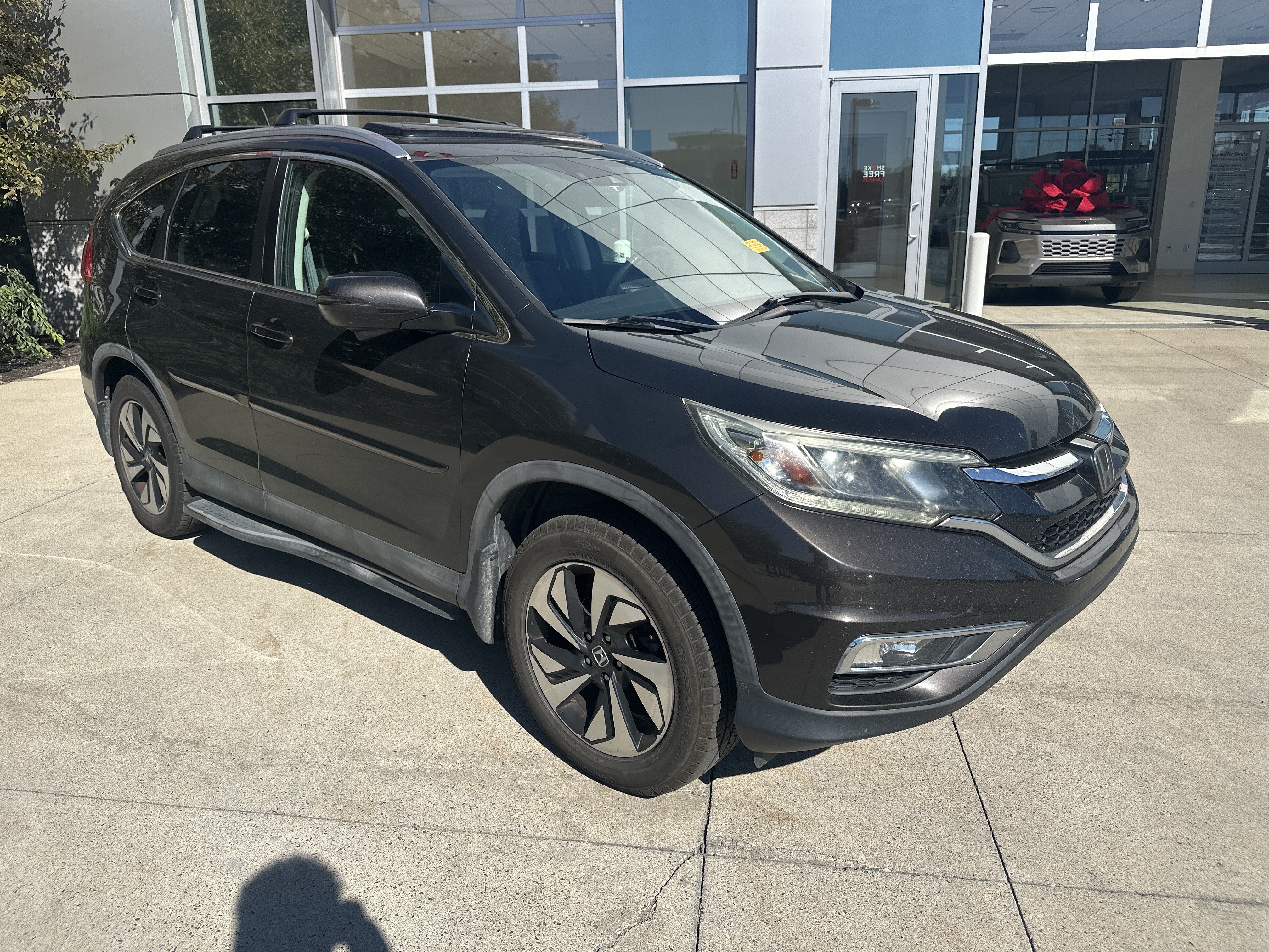 Used 2016 Honda CR-V Touring image 2