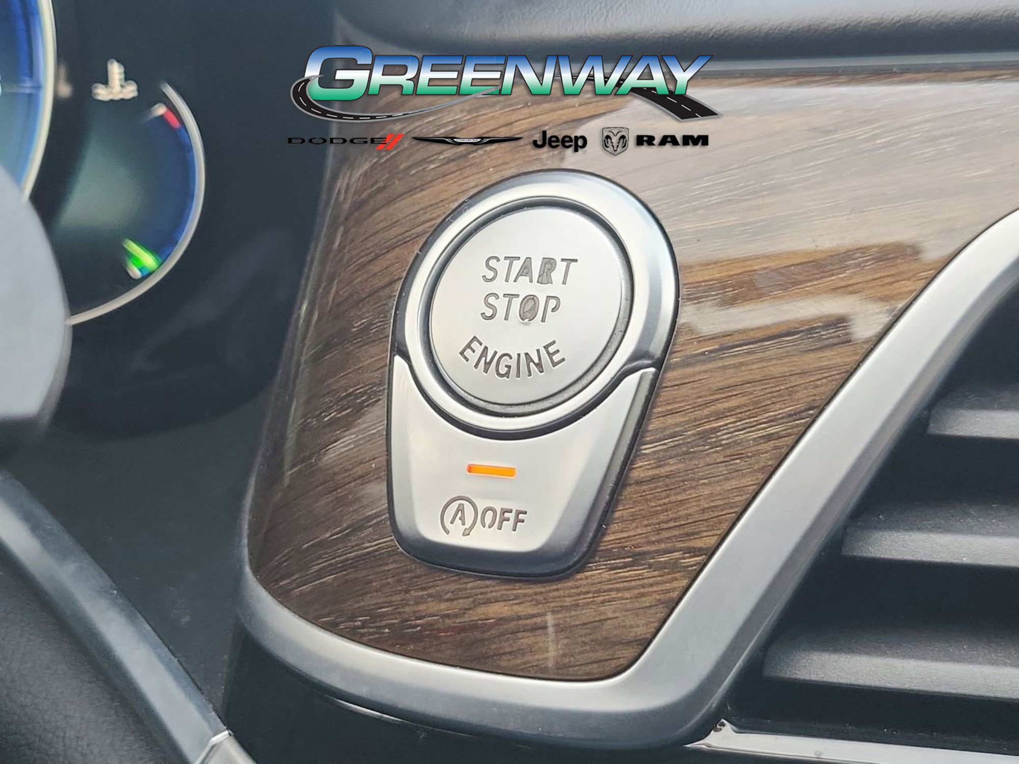 Used 2018 BMW 750i image 8