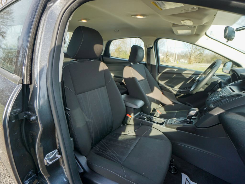 Used 2017 Ford Focus SE image 24